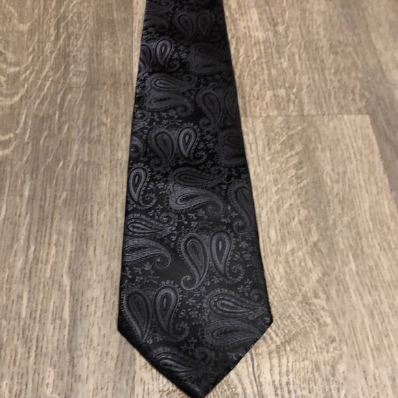 Guxxi handmade black tie - Picture 2 of 6